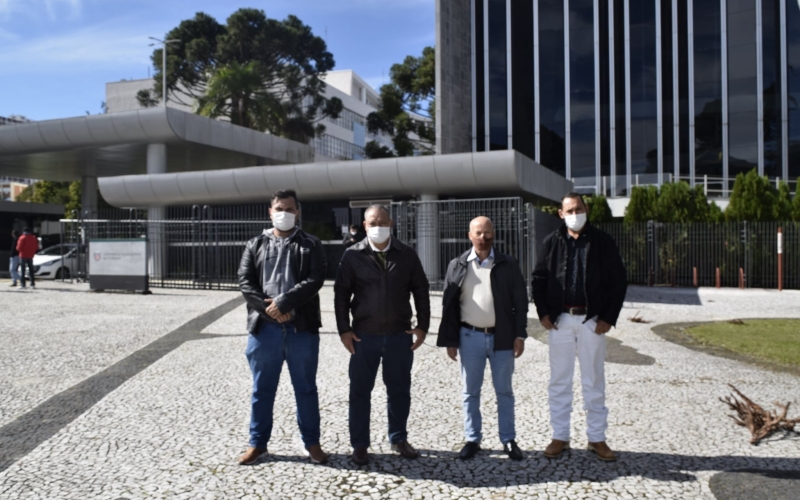 Prefeito José Etevaldo de Oliveira (Branco), visitou a capital paranaense (Curitiba-Pr)