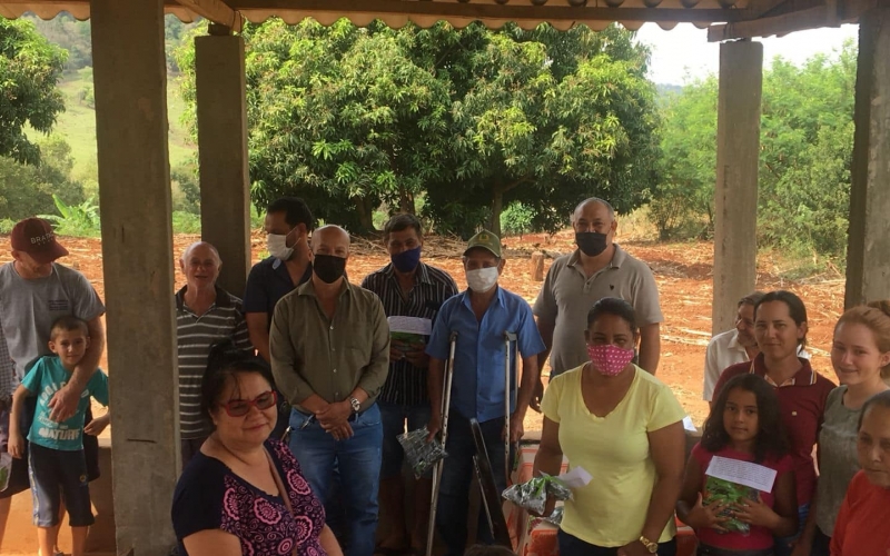 A Secretaria de Agricultura junto com o Prefeito municipal apresentaram o Programa de Combate a Formiga Cortadeira em no